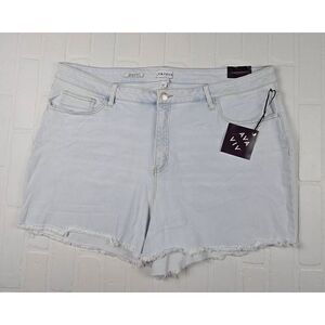 Ava & Viv Light Cut off Shorts 24